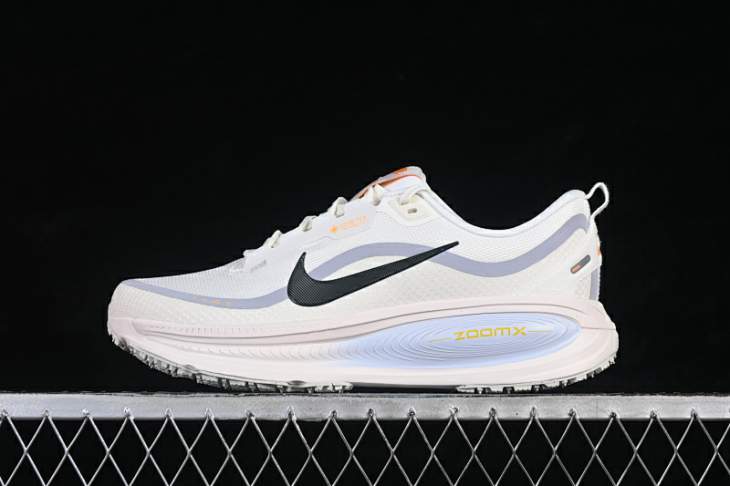 Picture of Nike Vomero 18 _SKUfw22429702280339340fw